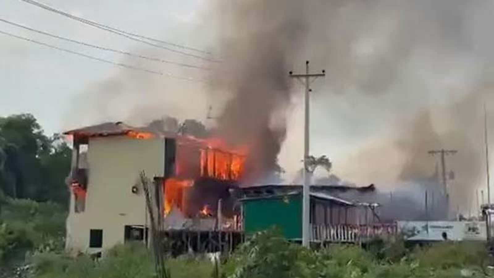 কক্সবাজারে টুপটুপ রিসোর্টে আগুন, নিহত বেড়ে ১০