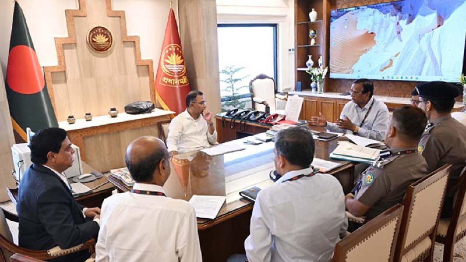 উচ্ছেদ হওয়া হকারদের দ্রুত পুনর্বাসনের নির্দেশ প্রধানমন্ত্রীর