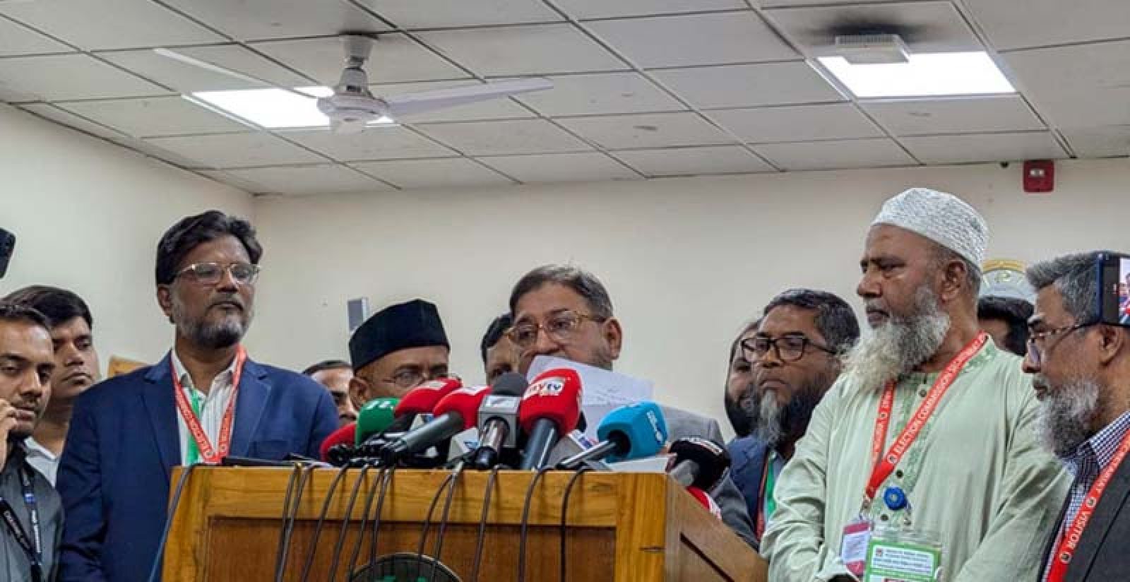 তিনটি আসনের কয়েকটি কেন্দ্রে ভোট স্থগিত চাইল জামায়াত