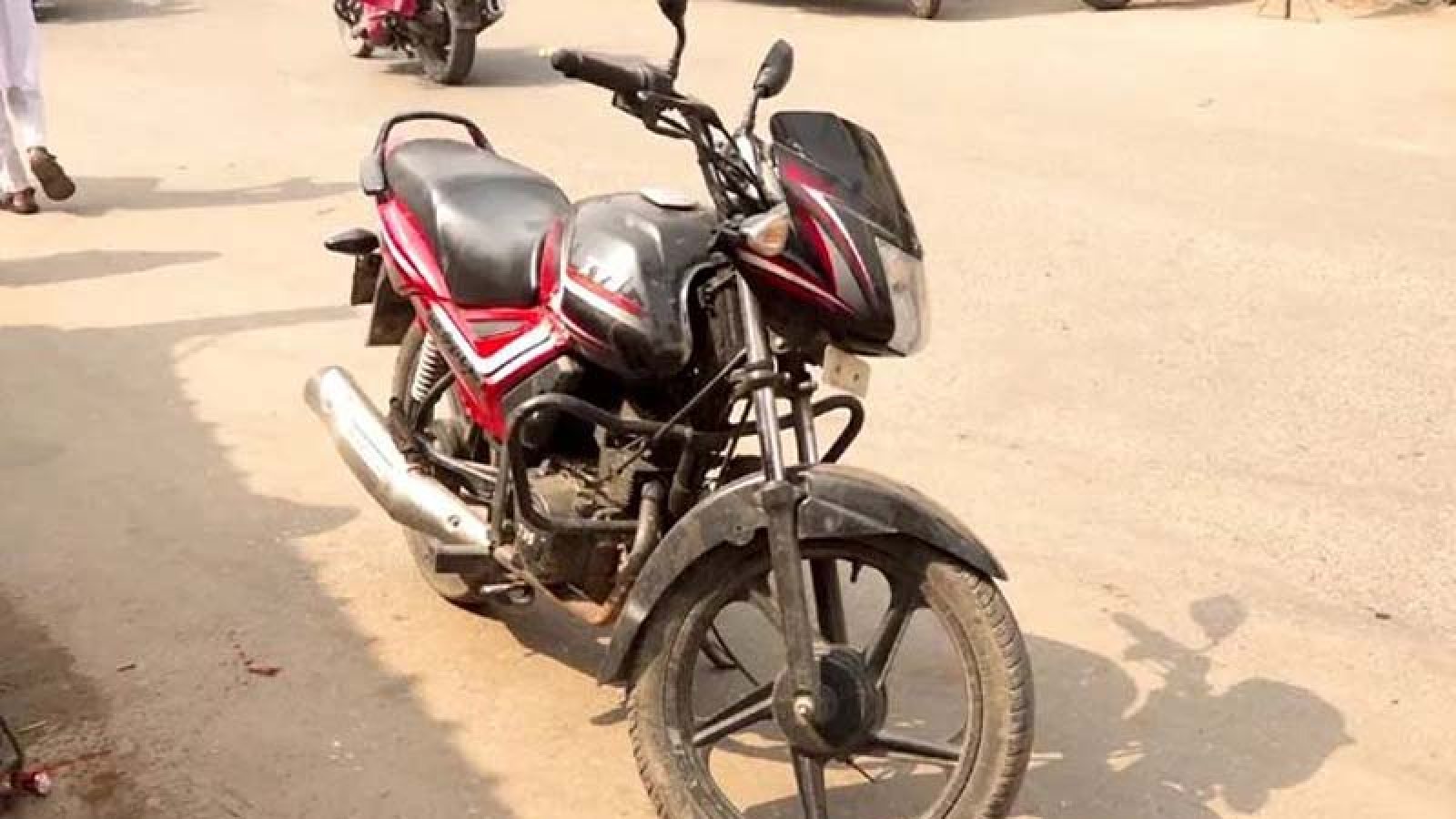 তেলের লাইনে মোটরসাইকেল রেখে ১২ দিন ‘লাপাত্তা’ চালক