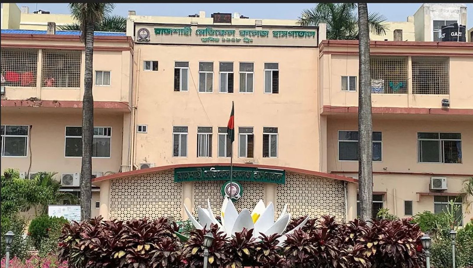 জনবল সংকটে বন্ধ আইসিইউ, চাপ সামলাতে হিমসিম চিকিৎসকদের