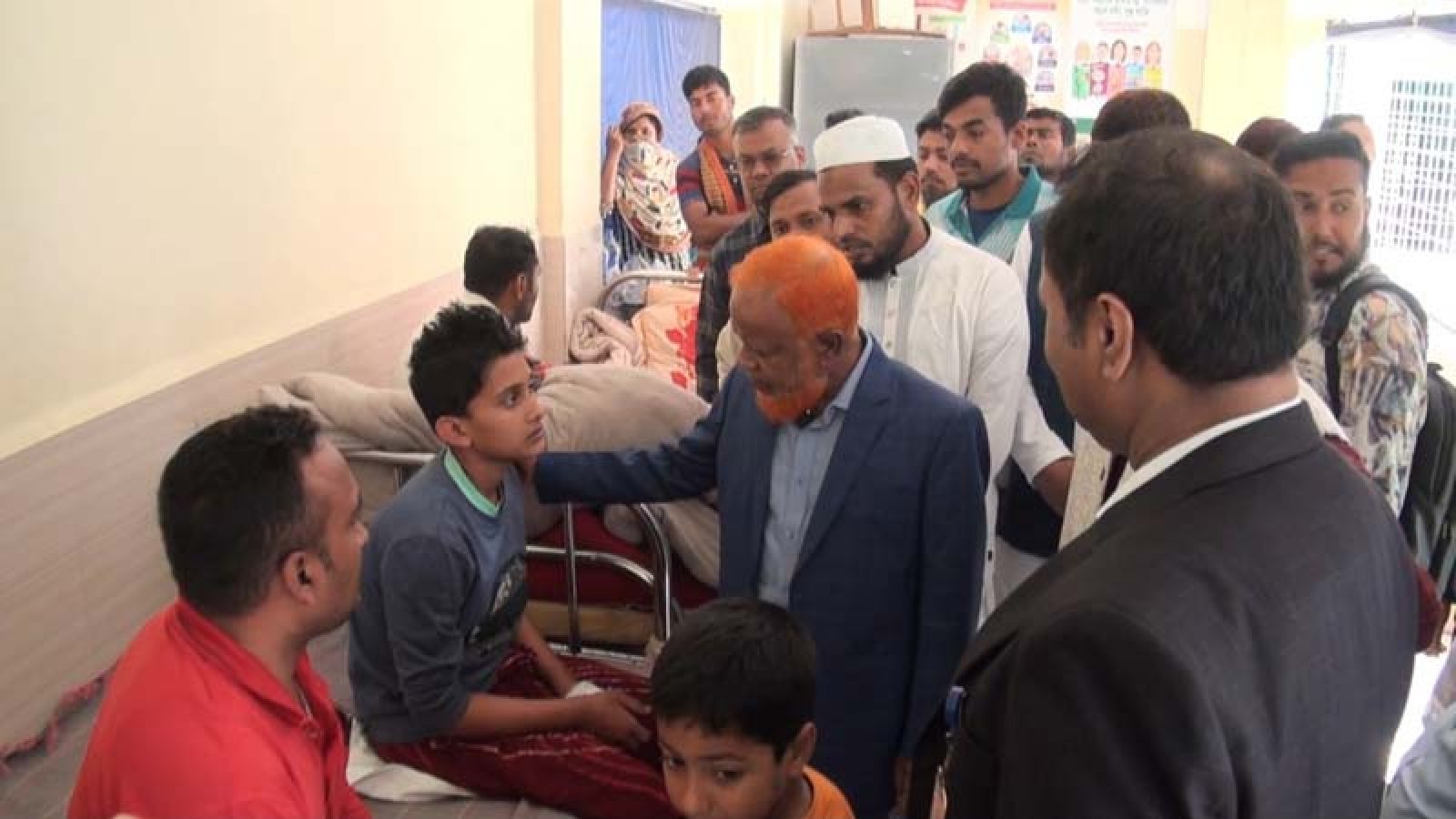 চাঁপাইনবাবগঞ্জ সদর হাসপাতালে সেবার মান বৃদ্ধিতে ডাক্তার নার্সদের সমন্বয় করতে নির্দেশ এমপি বুলবুলের