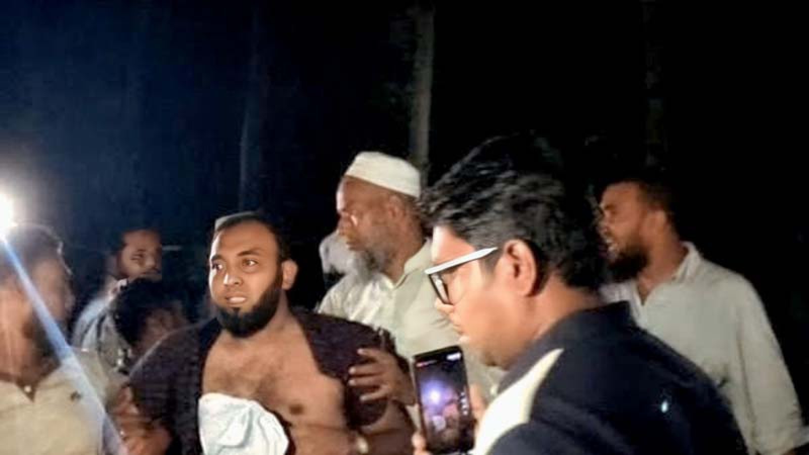 গুরুদাসপুরে অপমৃত্যুর সুরতহালে গিয়ে জনরোষের শিকার ২ পুলিশকে ক্লোজড