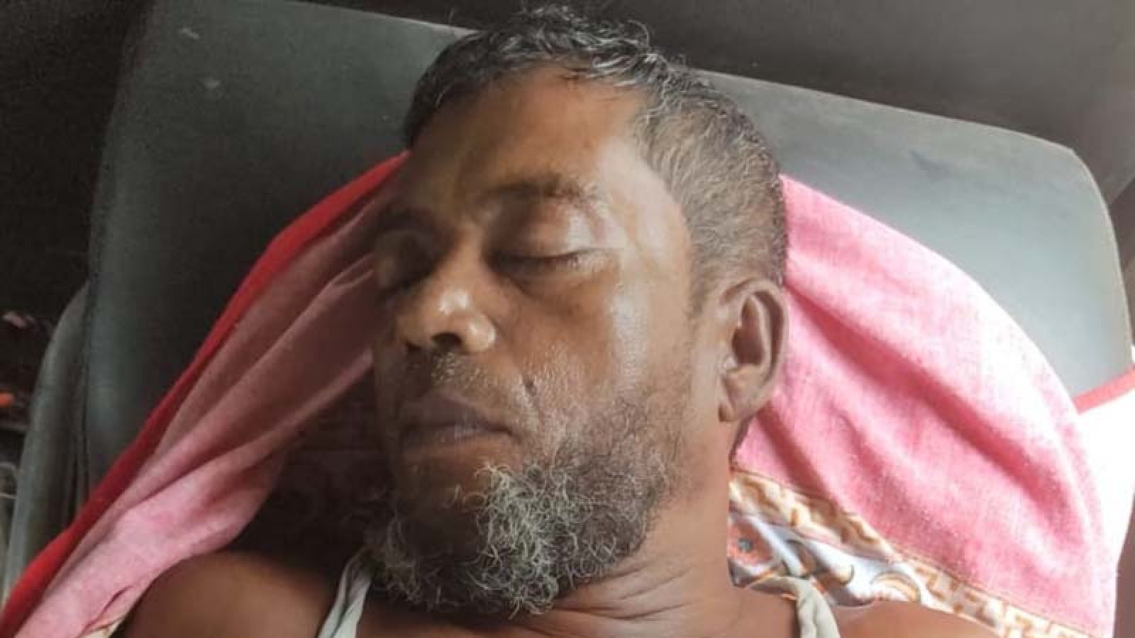 ঈশ্বরদীতে ছাগলের সজনে পাতা খাওয়া নিয়ে পিটিয়ে প্রতিবেশিকে হত্যা : গ্রেপ্তার ১