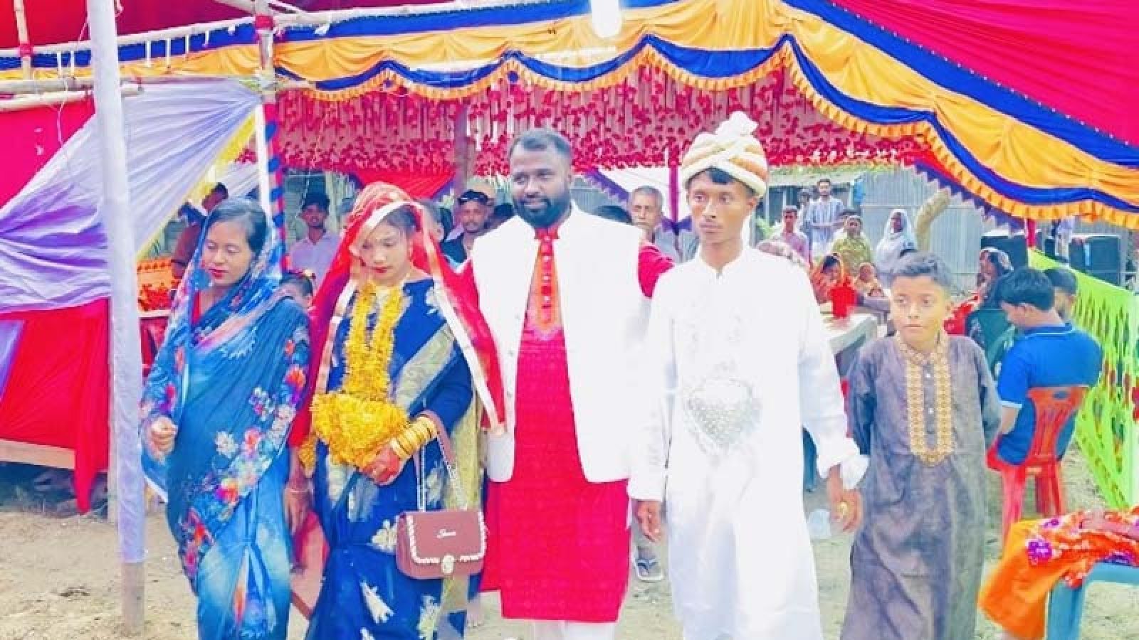 মানবিকতার বন্ধনে বিয়ে, জন্মদাতা না হয়েও ২৪ বছরে ১১৩ জন মেয়েদের বাবা রুবেল