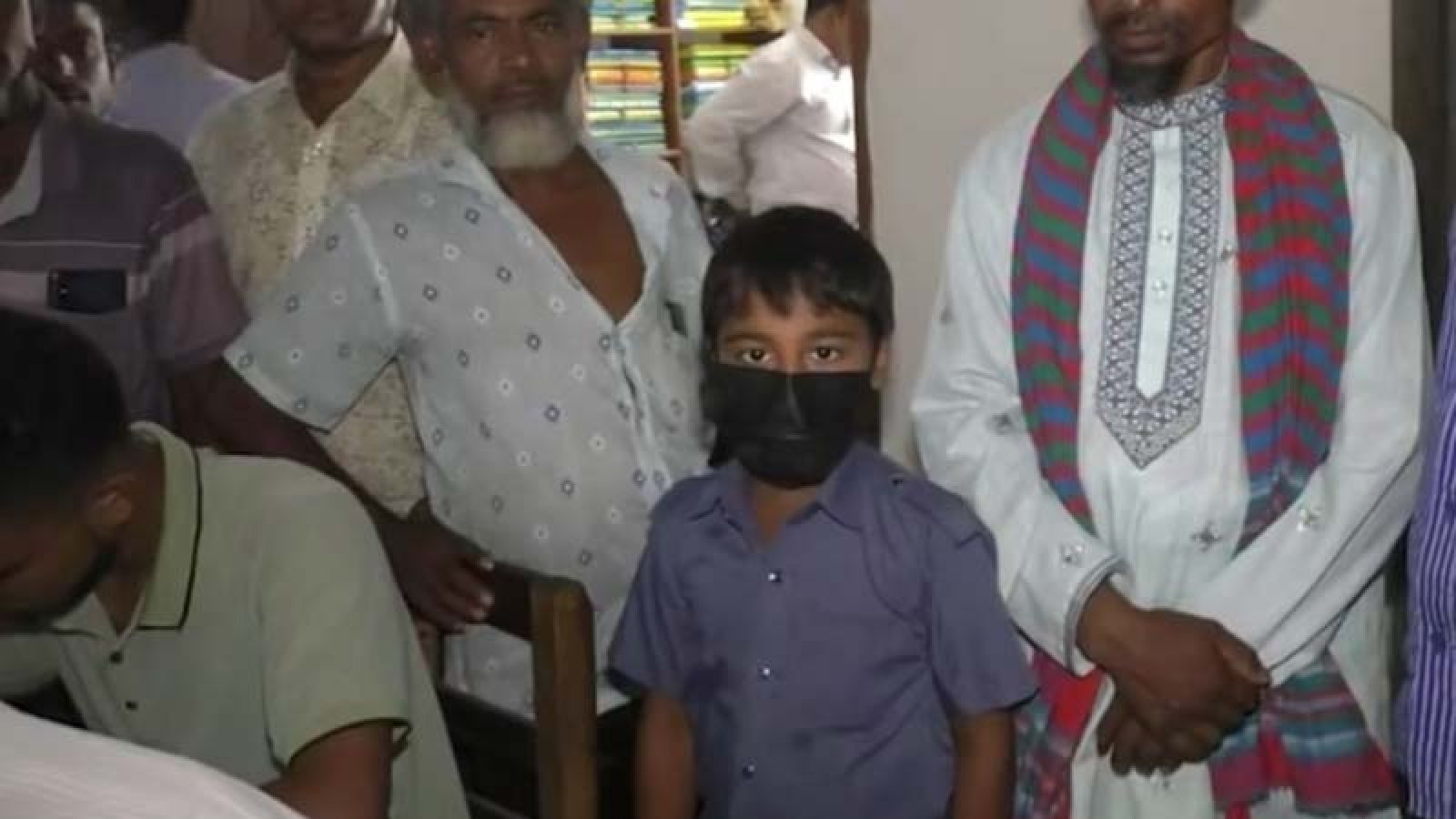 নাটোরে ৭ বছরের শিশুকে ২১ বছর বয়স দেখিয়ে মামলা!