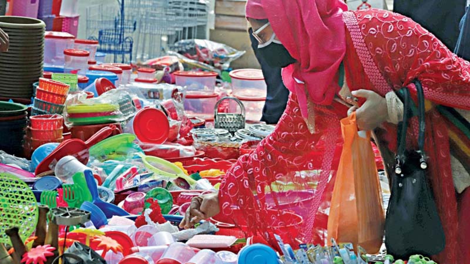 প্লাস্টিকের দুই রাসায়নিকে স্বাস্থ্যঝুঁকিতে দেশের মানুষ