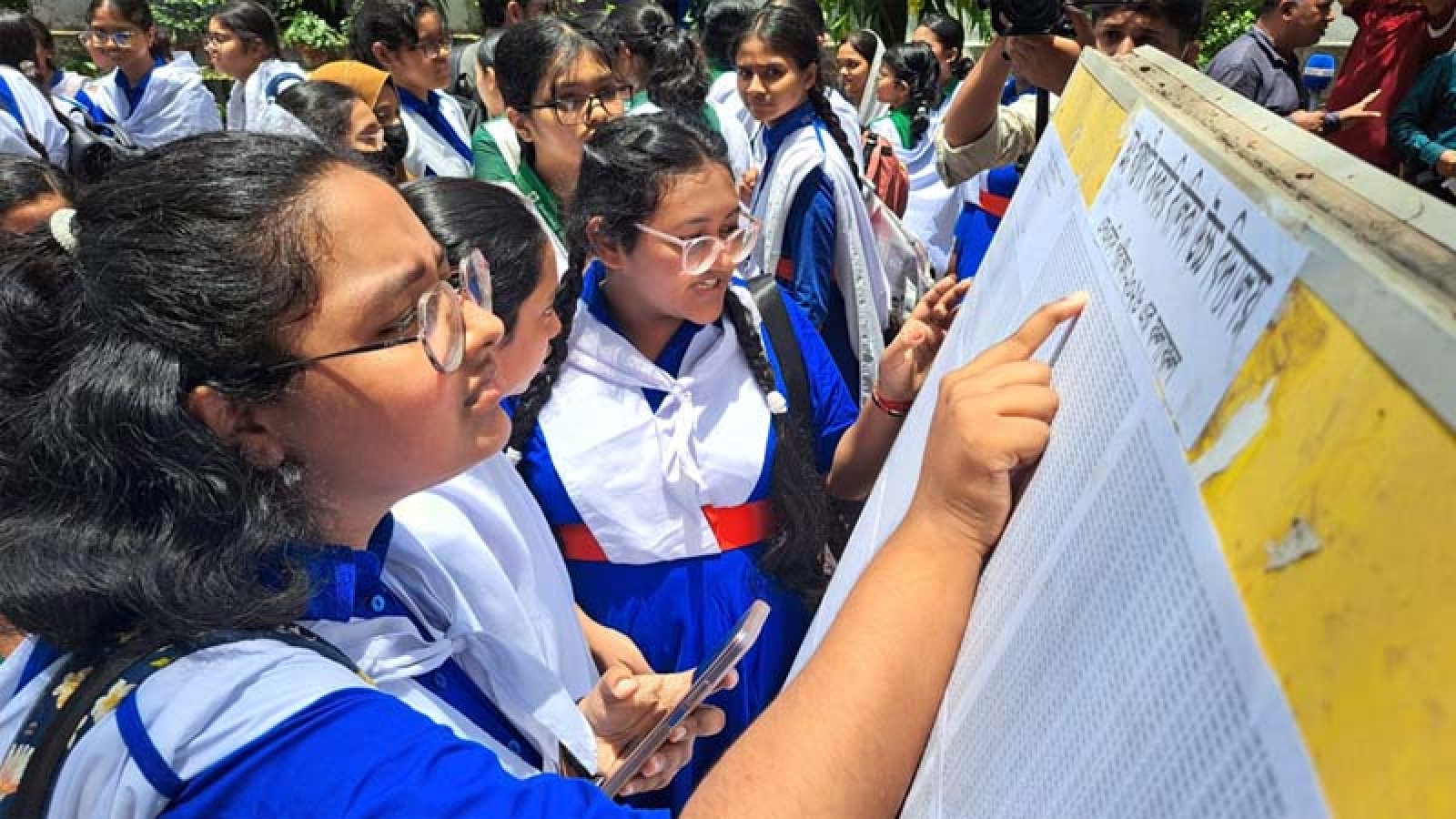 এসএসসির ফলে বড় ধস, পাঁচ বছরে সর্বনিম্ন পাসের হার