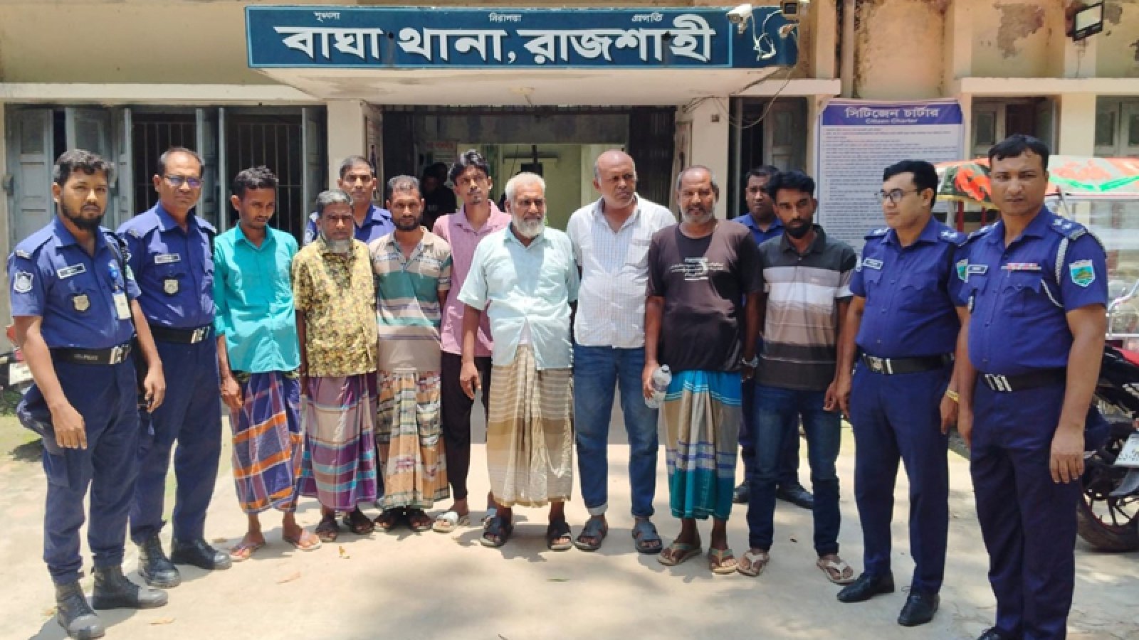 বাঘায় সাজাপ্রাপ্ত আসামিসহ আটক ৮