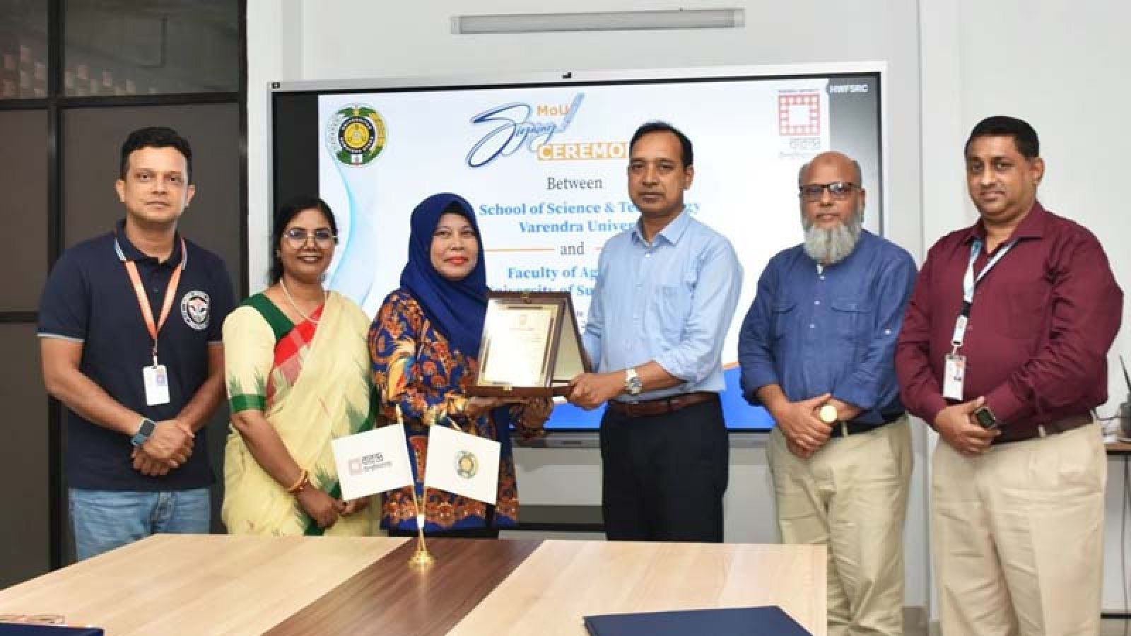 বরেন্দ্র বিশ্ববিদ্যালয় এবং ইন্দোনেশিয়ার ইউনিভার্সিটি অব সুমাত্রা উতারার কৃষি অনুষদের মধ্যে সমঝোতা স্মারক স্বাক্ষর