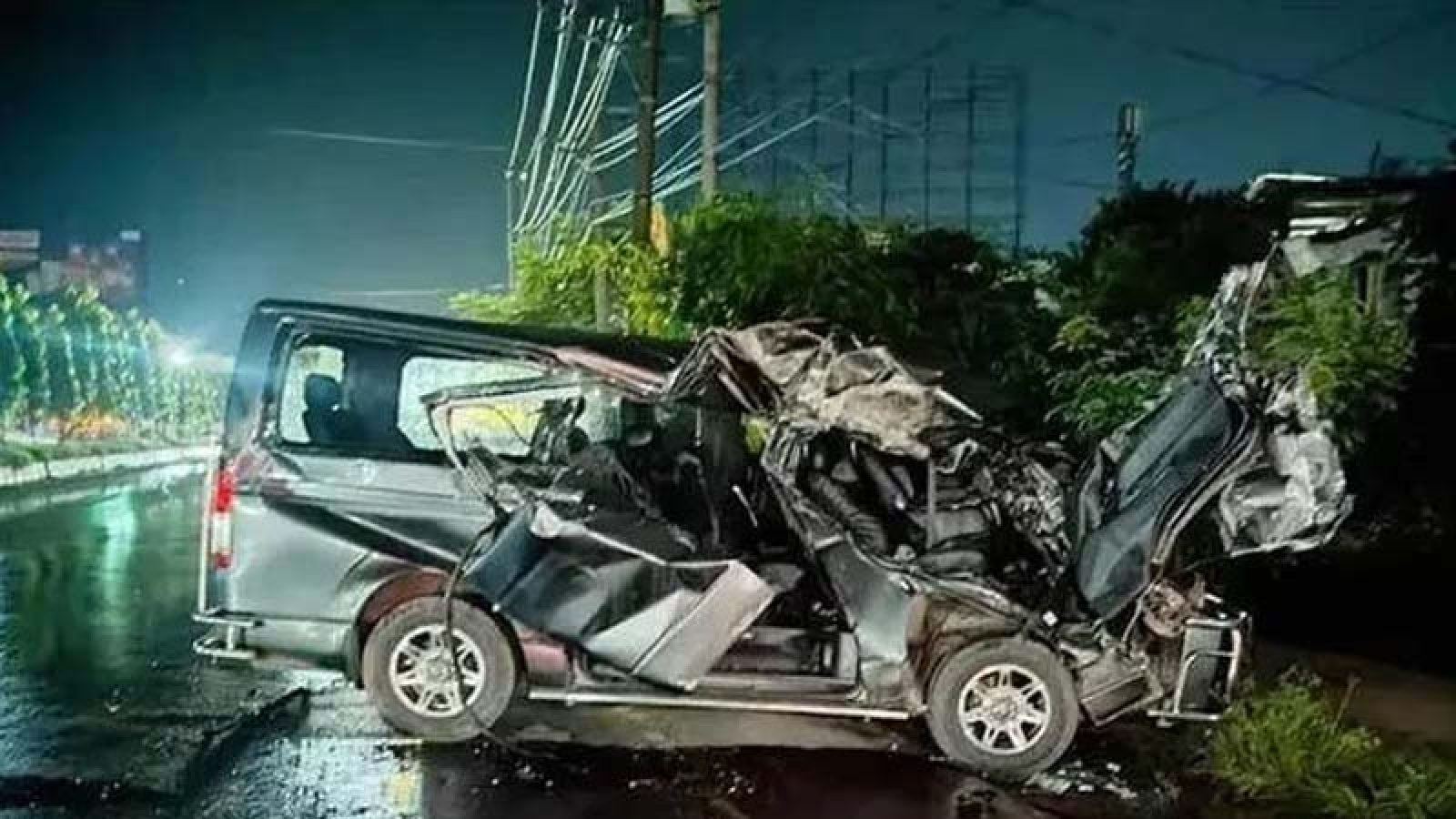 বিয়ের অনুষ্ঠান শেষে ফেরার পথে সড়কে ঝরলো ৪ প্রাণ