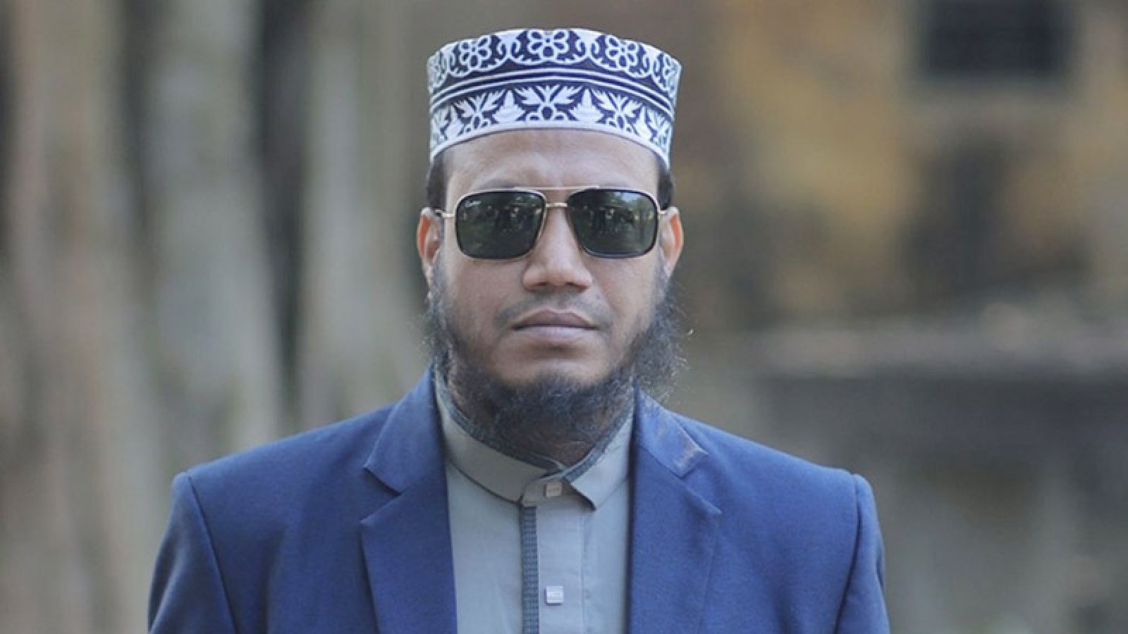 কলেজে গিয়ে অবরুদ্ধ এমপি আমির হামজা