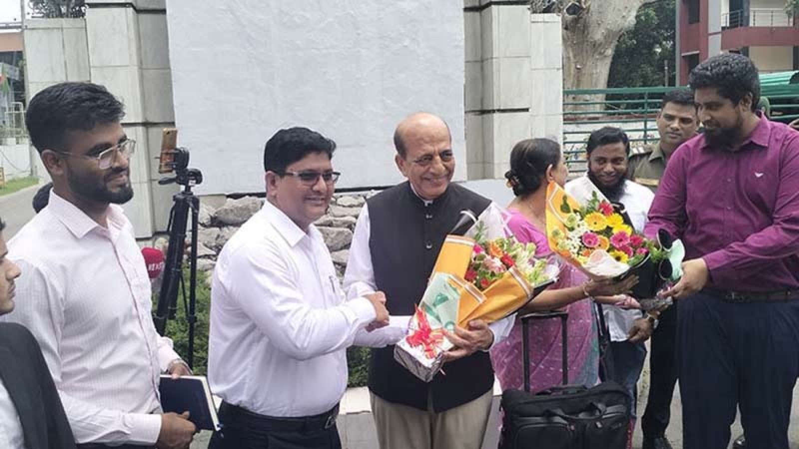 বাংলাদেশে এসেই ভিসা নিয়ে যা বললেন ভারতের নতুন হাইকমিশনার
