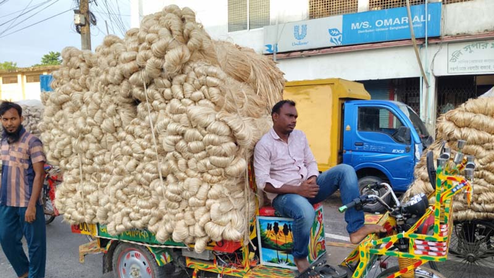 পাটবাজারে দরপতন, দুই সপ্তাহে মণপ্রতি কমেছে হাজার টাকা