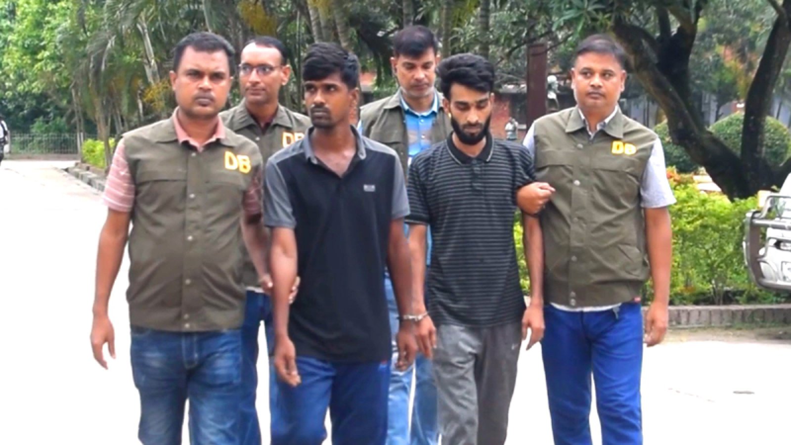পাবনায় সন্তানের সামনে বাবাকে গুলি করে হত্যায় মামলা, গ্রেপ্তার ৩