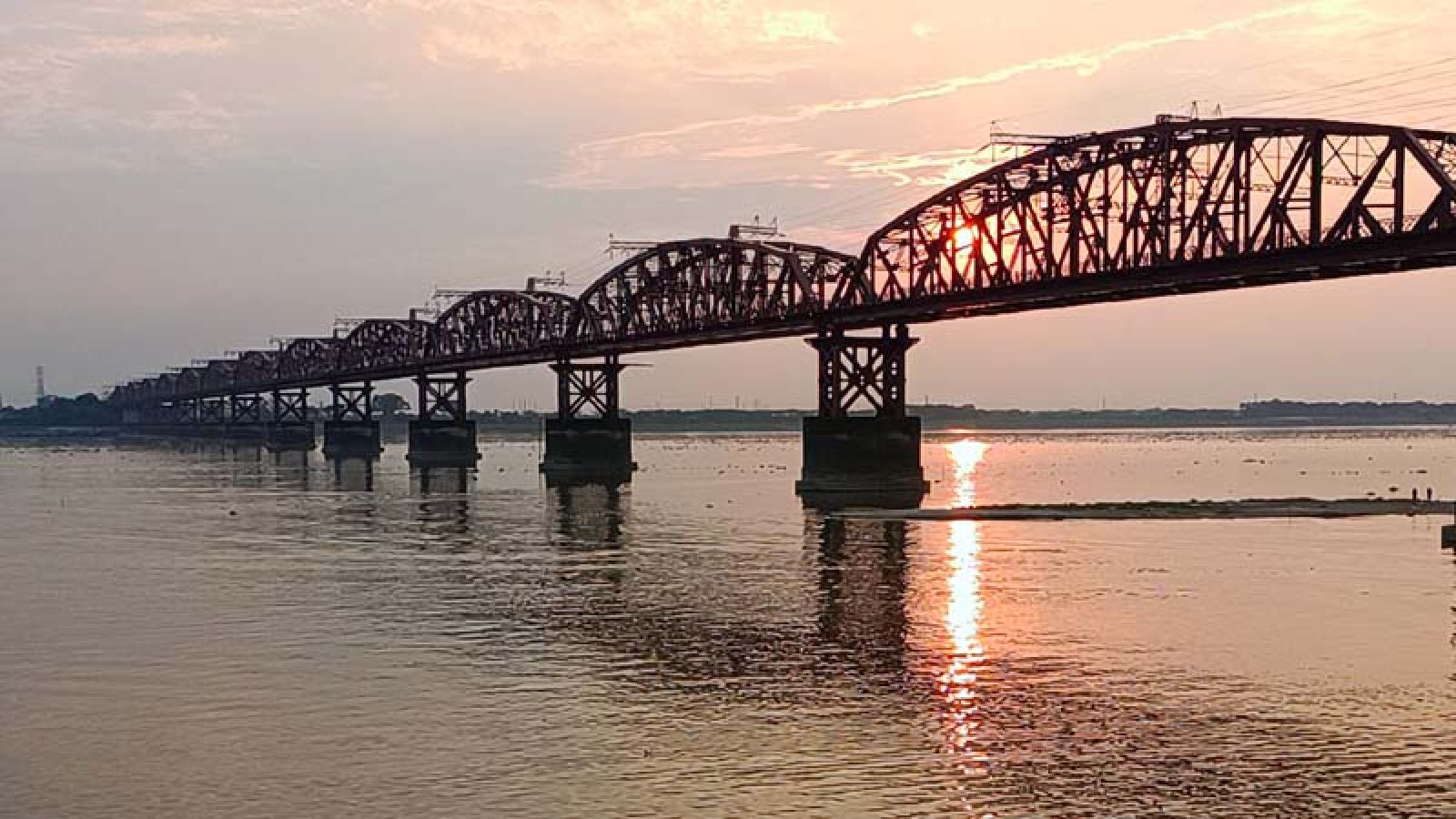 রূপপুর ঘিরে পর্যটনের অপার সম্ভাবনা; ছুটির দিনে উপচে পড়া ভীড় দর্শনার্থীদের