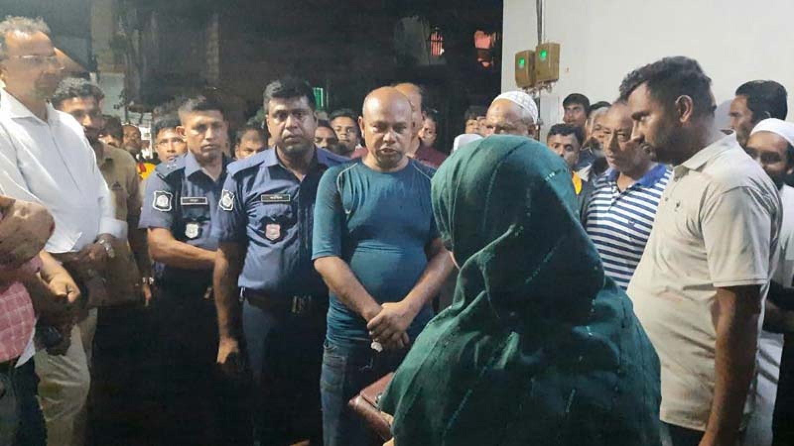 সান্তাহারে মিলল নকল টয়লেট ক্লিনার ও মানহীন টেস্টি স্যালাইন