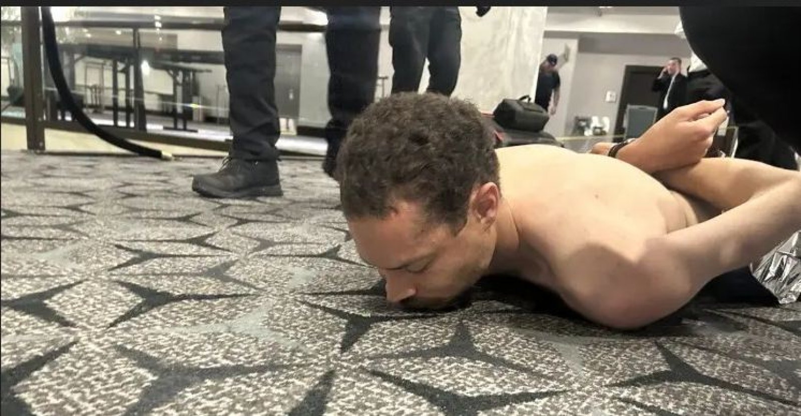 ট্রাম্পের অনুষ্ঠানে হামলার চেষ্টা করা কে এই ব্যক্তি?