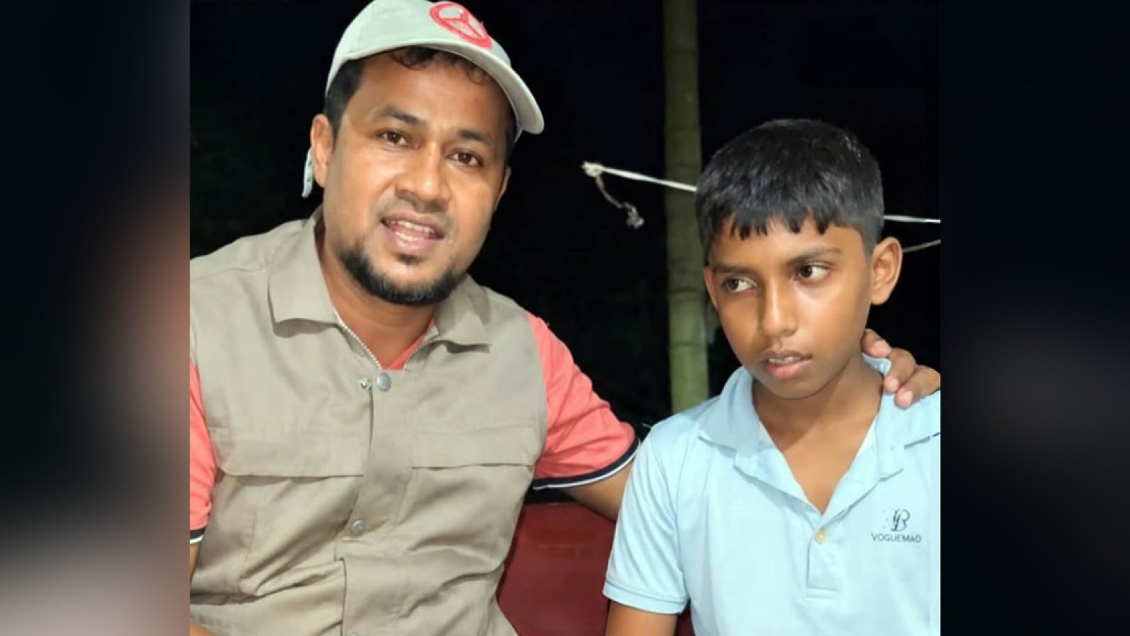 মোবাইল ফোন না দেওয়ায় মা-বাবার বিরুদ্ধে অভিযোগ নিয়ে থানায় কিশোর