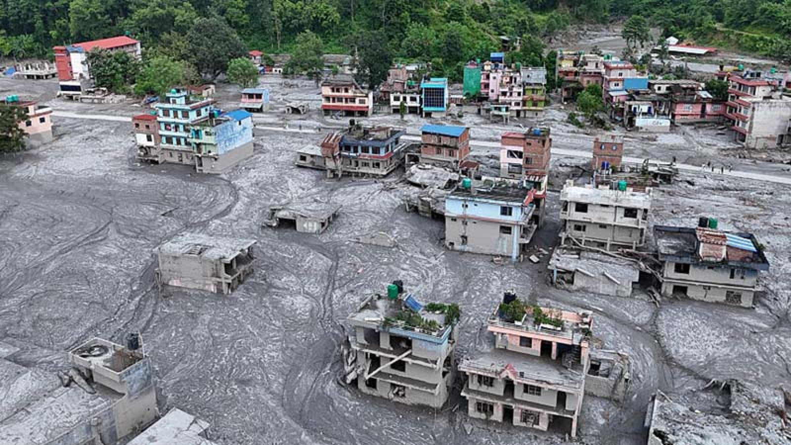 নেপাল-তিব্বতের বন্যায় মৃত্যু বেড়ে ১২২৫