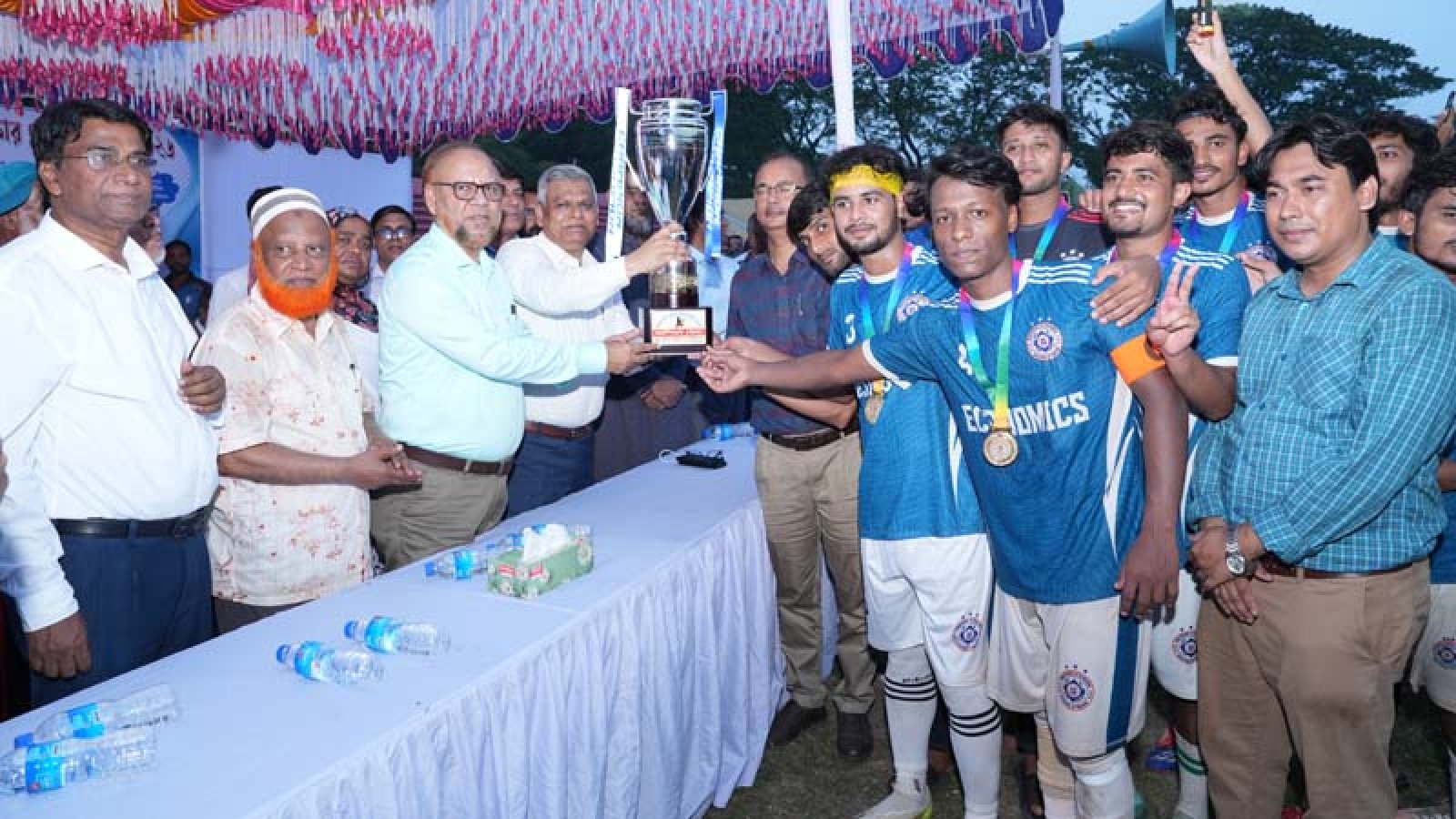 রাবিতে আন্তঃবিভাগ ফুটবলে চ্যাম্পিয়ন অর্থনীতি এবং শারীরিক শিক্ষা ও ক্রীড়া বিজ্ঞান বিভাগ