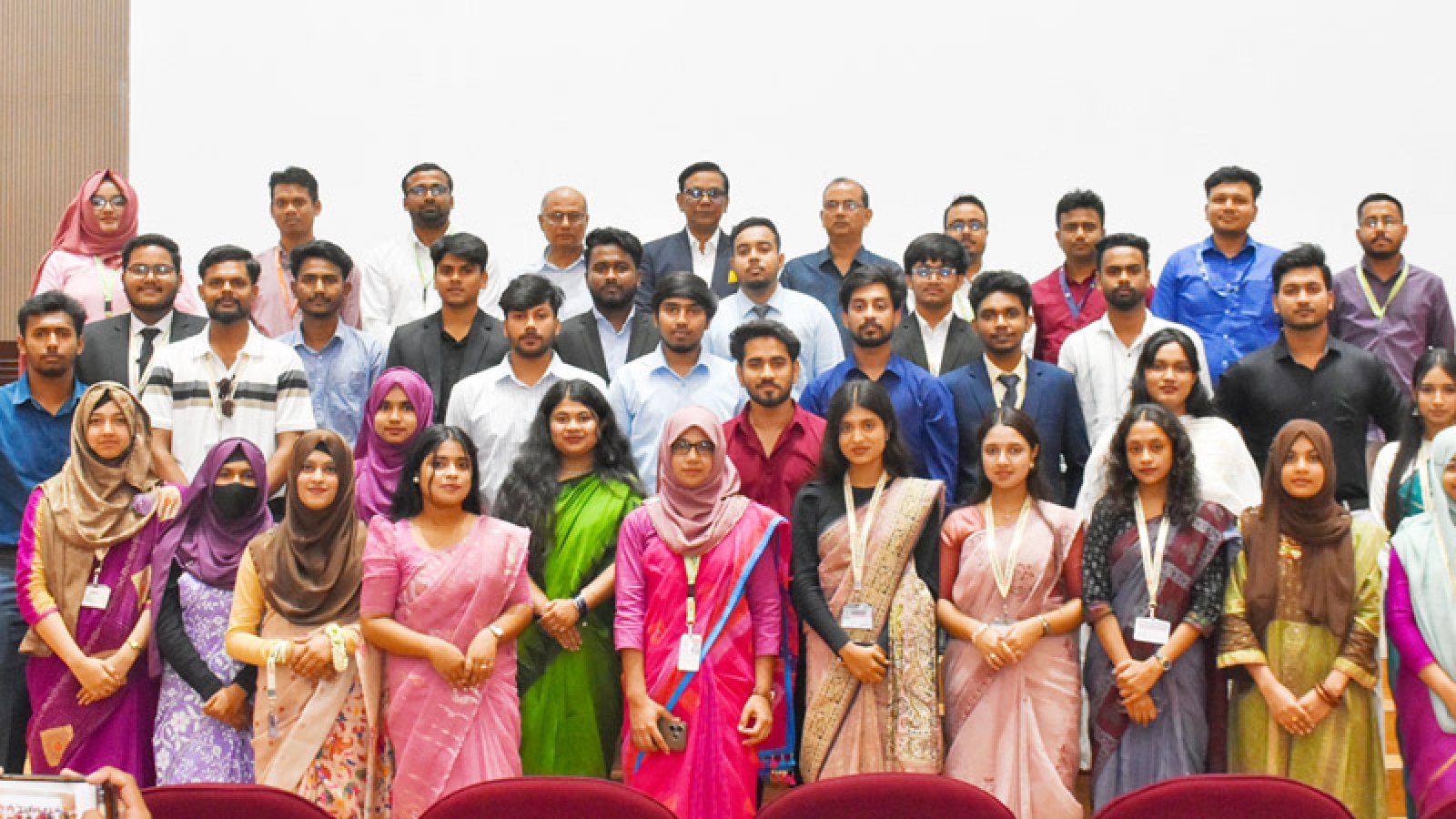 বরেন্দ্র বিশ্ববিদ্যালয়েআর্থিক ব্যবস্থাপনা ও অর্থনৈতিক উন্নয়নে কেন্দ্রীয় ব্যাংকের ভূমিকা শীর্ষক সেমিনার
