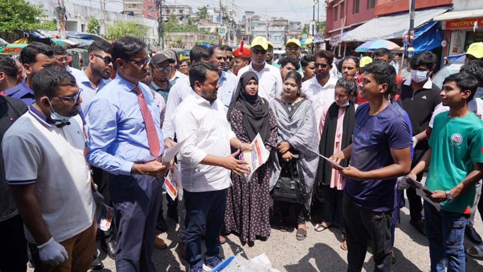 ডেঙ্গু প্রতিরোধে রাসিকের ফগার স্প্রে ও বিশেষ পরিচ্ছন্নতা কার্যক্রমের উদ্বোধন