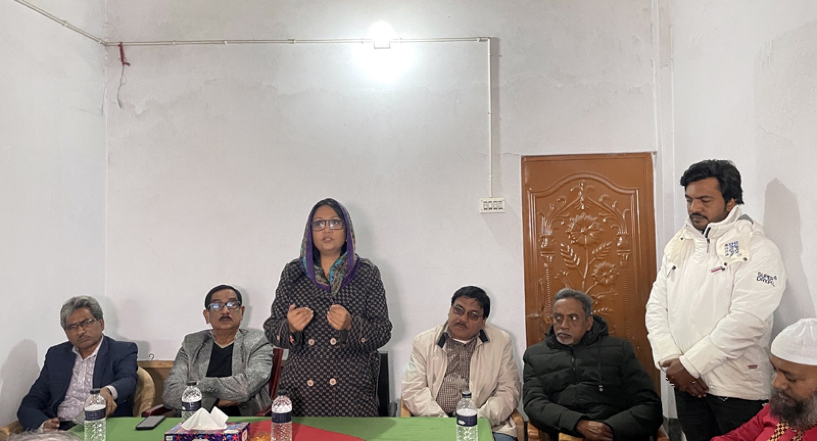 বাগাতিপাড়ায় সাংবাদিকদের সঙ্গে বিএনপি প্রার্থী ব্যারিস্টার পুতুলের মতবিনিময়