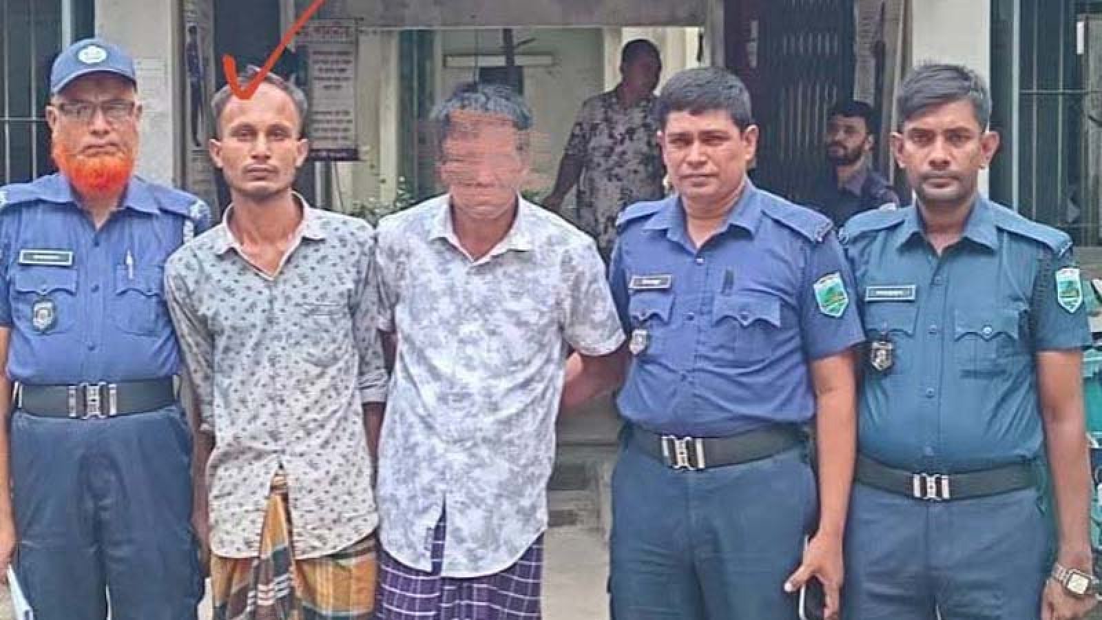 বাঘায় মাদক মামলার সাজাপ্রাপ্ত আসামিসহ গ্রেফতার ২