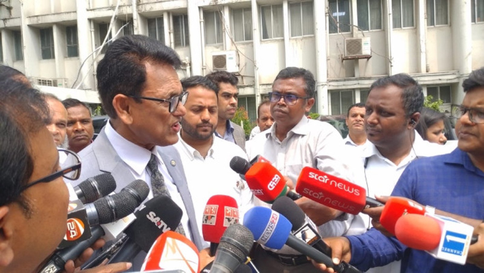 অনলাইন-অফলাইন সমন্বিত শিক্ষা ব্যবস্থা চালুর চিন্তা করছে সরকার: শিক্ষামন্ত্রী