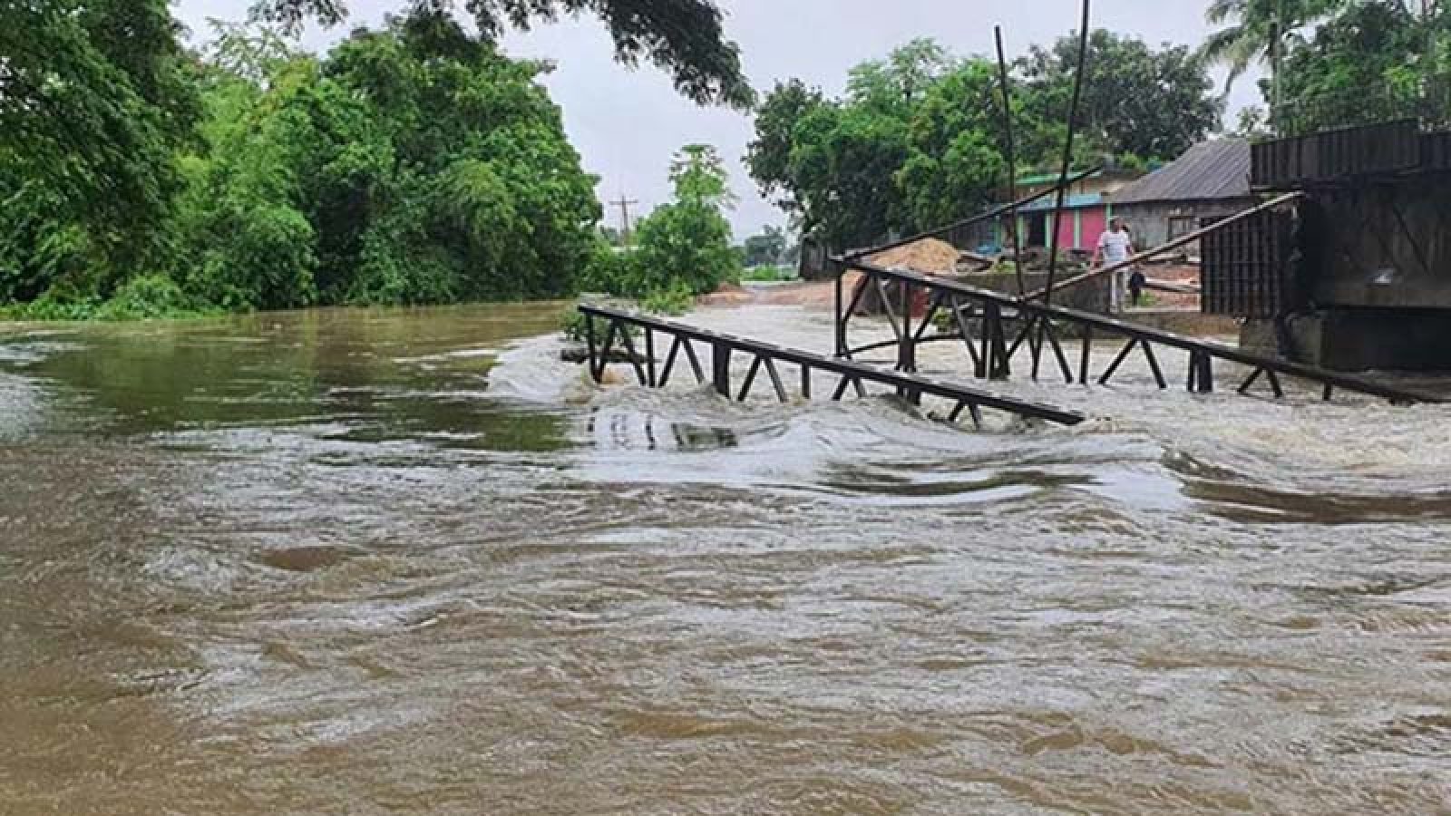 ১২ জেলায় বন্যা পরিস্থিতি অবনতির শঙ্কা