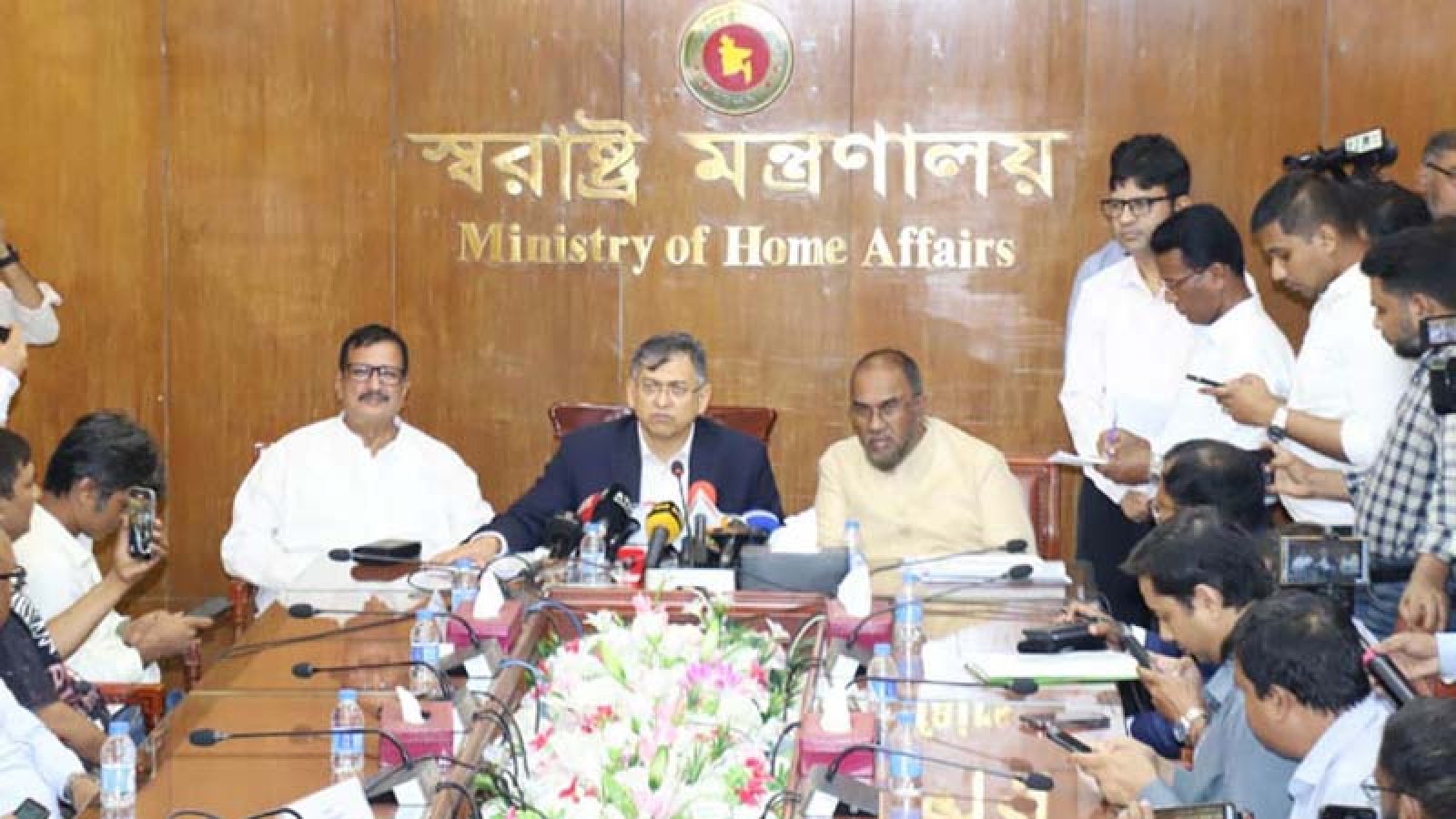 পুলিশে শৃঙ্খলা ফেরায় সেনাবাহিনী প্রত্যাহার করা হচ্ছে: স্বরাষ্ট্রমন্ত্রী