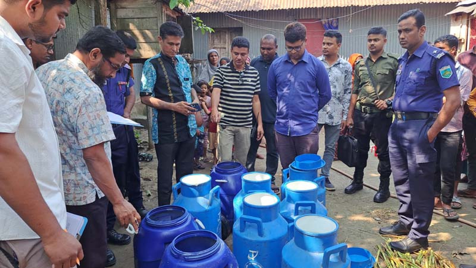 বহিষ্কৃত কৃষকদল নেতার বাড়ি থেকে ভেজাল দুধ তৈরির কেমিক্যাল জব্দ