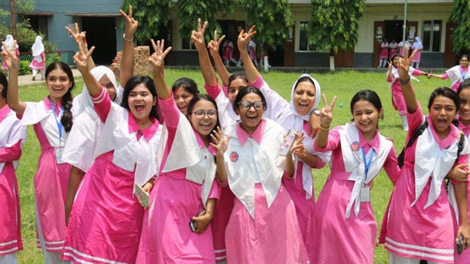 এসএসসি ও সমমানের পরীক্ষার ফল ১০ আগস্টএসএসসি ও সমমানের পরীক্ষার ফল ১০ আগস্ট