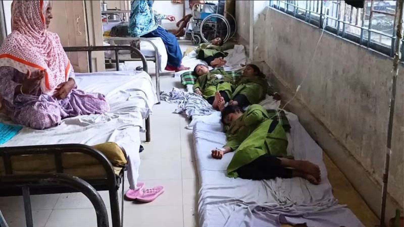 জয়পুরহাটে দুই দিনে ক্লাসে অসুস্থ ২৯ শিক্ষার্থী, হাসপাতালে ভর্তি ২২