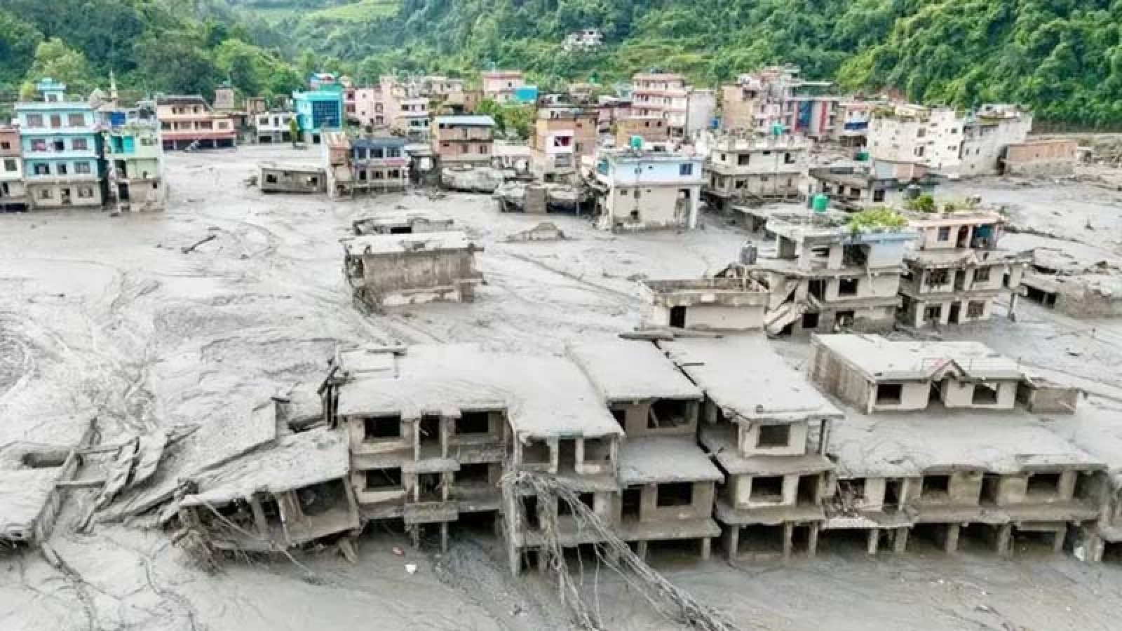 আকস্মিক বন্যা : নেপাল-তিব্বতে নিহত বেড়ে প্রায় ৮০০, নিখোঁজ ছাড়াল ৩ হাজার