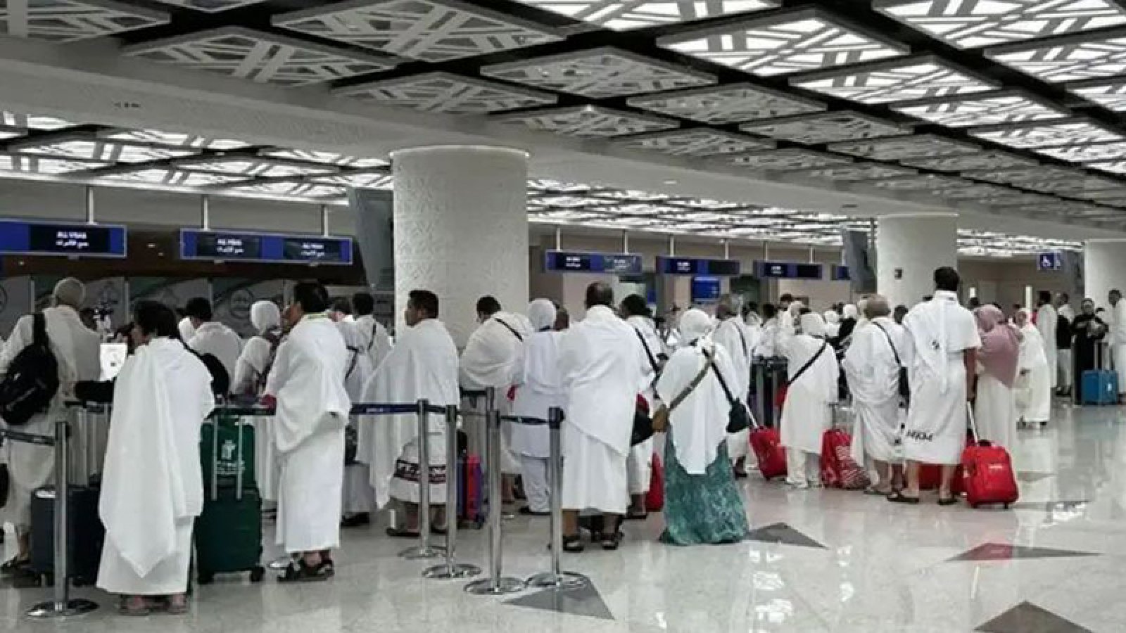 ৯২ ফ্লাইটে সৌদি আরব পৌঁছেছেন ৩৬৯৯৬ হজযাত্রী