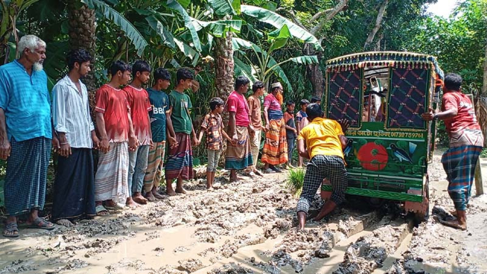 নেতাকর্মীরা আসে, প্রতিশ্রুতিও দেয়: কিন্তু পাকা হয় না শতবছরের রাস্তা