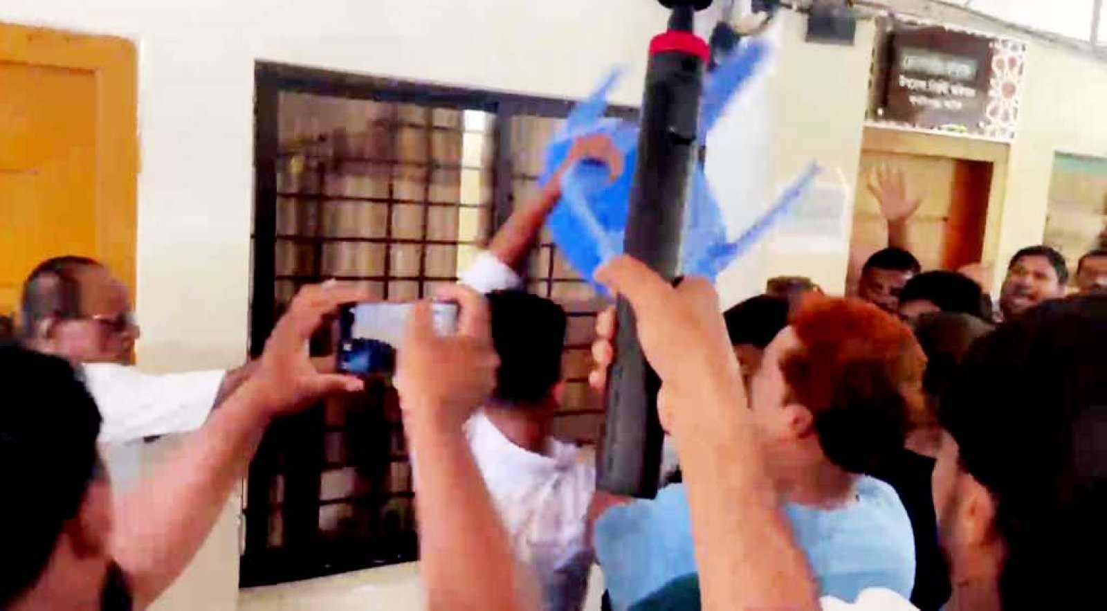 ফ্যামিলি কার্ড: নাটোরের চার উপজেলার নিয়োগ পরীক্ষার ফল স্থগিত