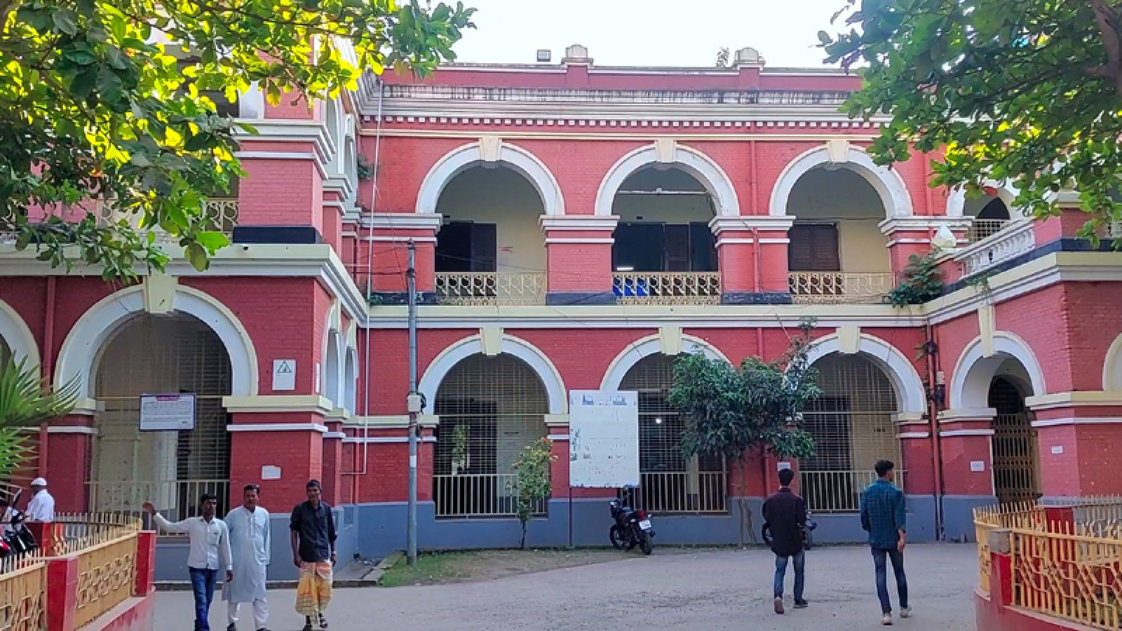 পাবনায় অর্থ আত্মসাত মামলায় গ্রামীণ ব্যাংকের সাবেক কর্মকর্তার ৫ বছরের কারাদণ্ড