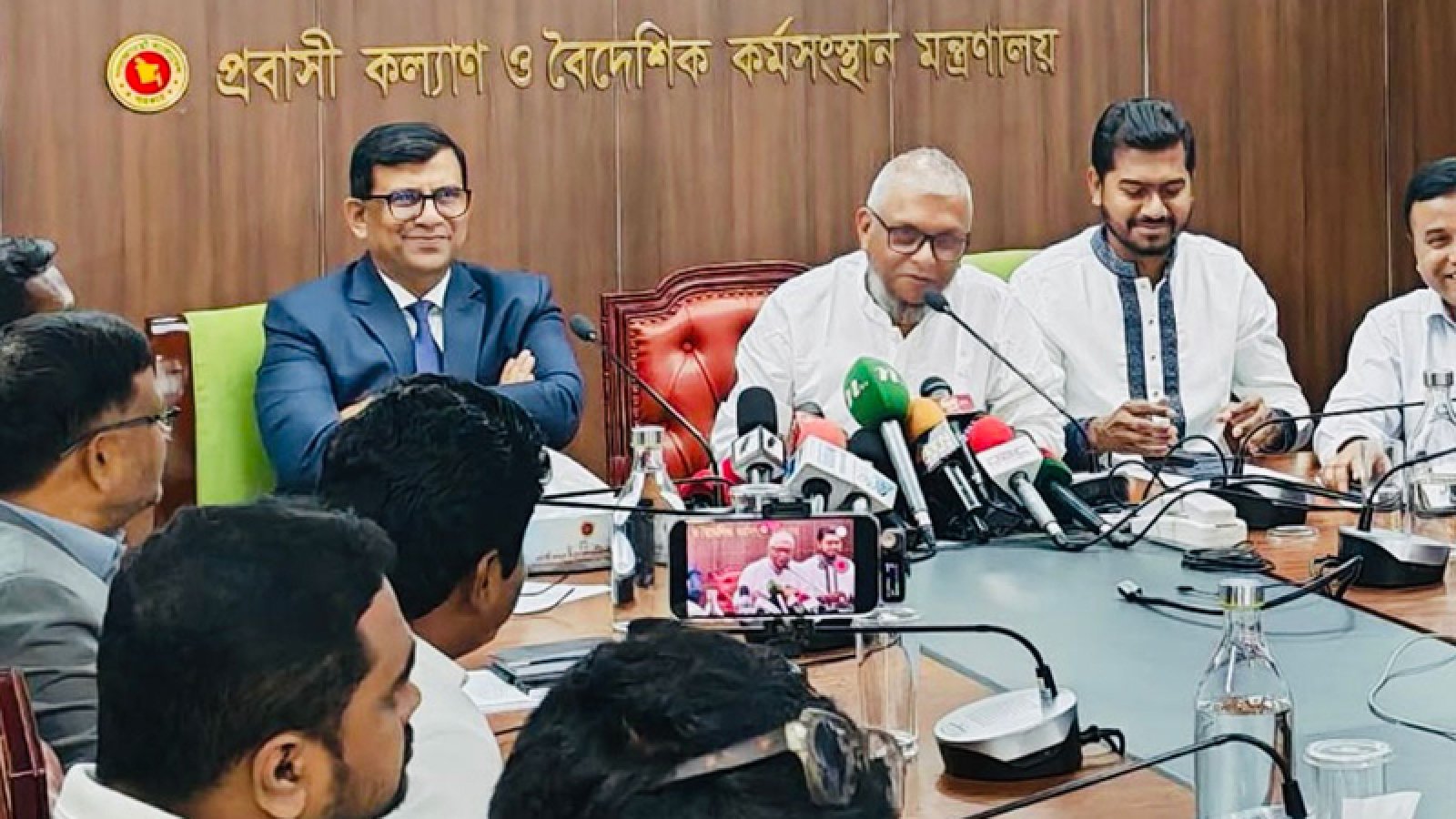 চালু হচ্ছে প্রবাসী কার্ড, মিলবে বিএমইটি’র সেবাও