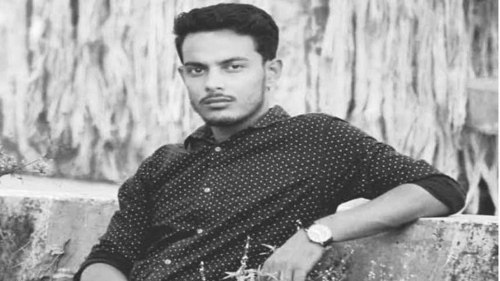 সিংড়ায় নিয়ন্ত্রণ হারিয়ে সড়কের ডিভাইডারের সাথে ধাক্কা প্রাণ গেল যুবকের