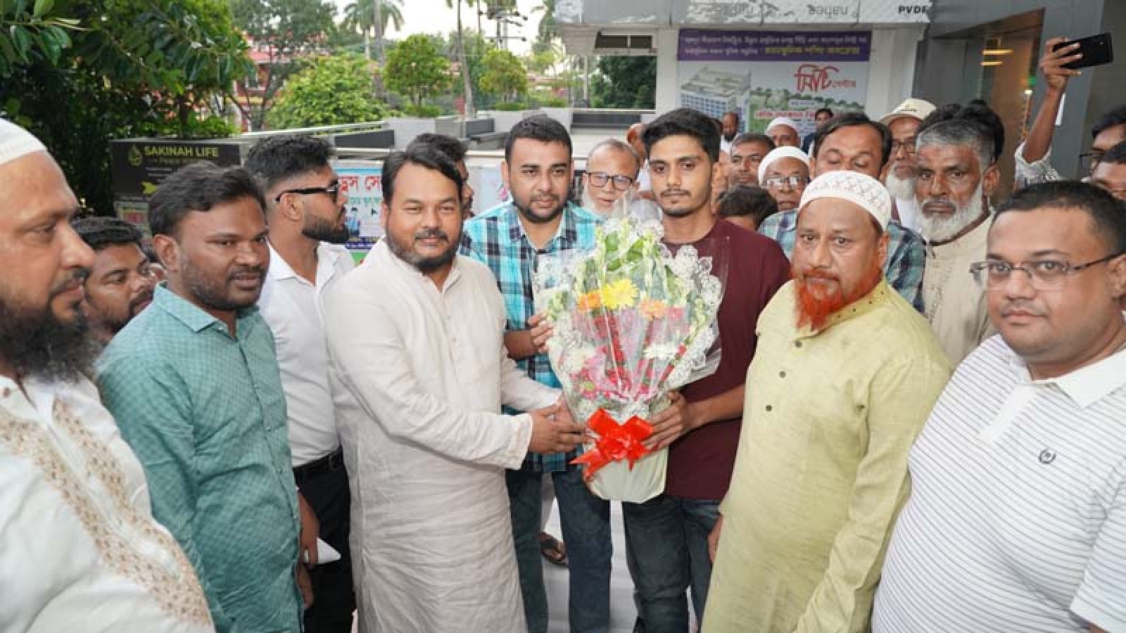 সিটি সেন্টার পরিদর্শন করলেন রাসিক প্রশাসক