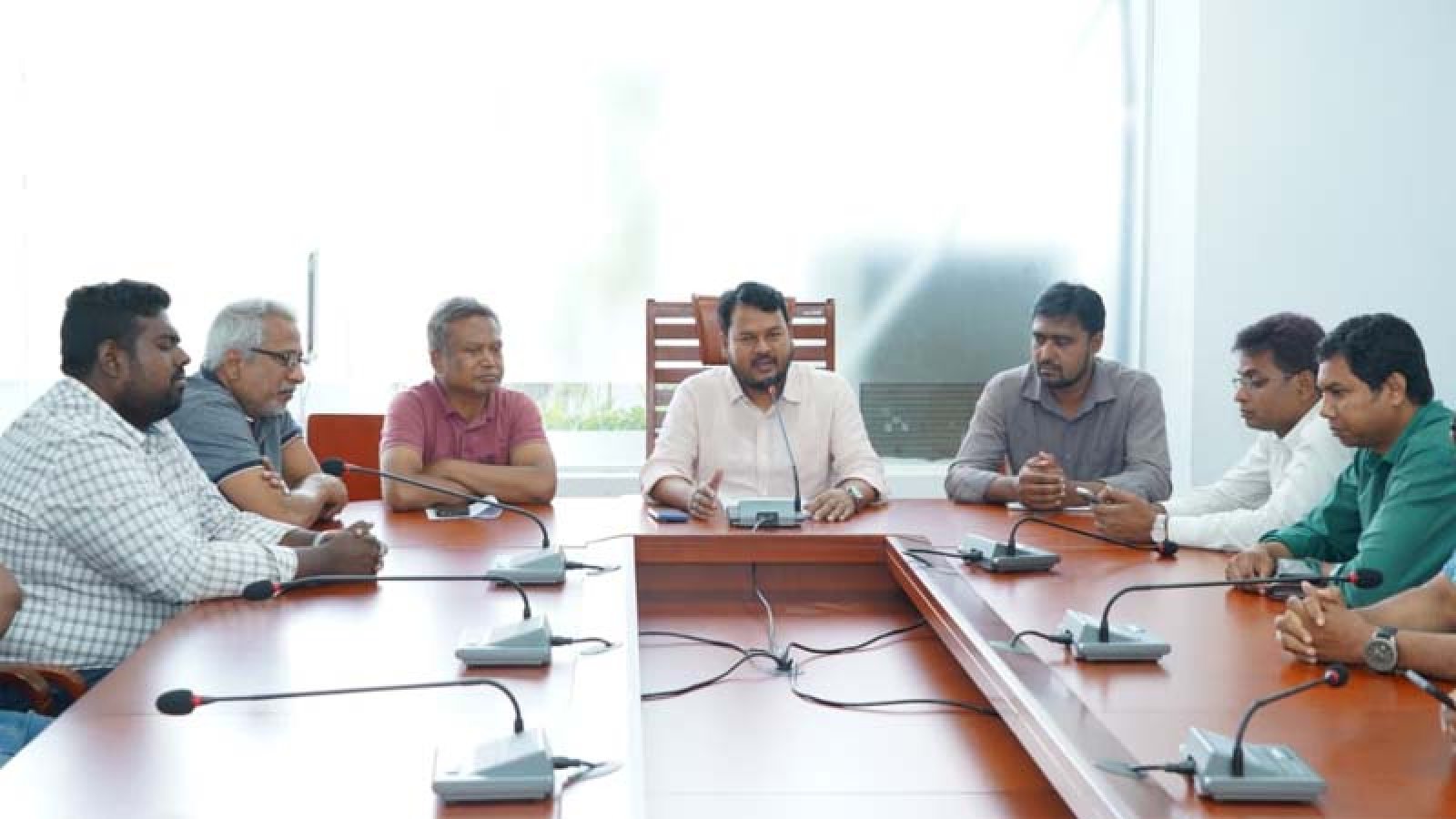 আরটিজেএ এর নেতৃবৃন্দের সাথে রাসিক প্রশাসকের মতবিনিময়