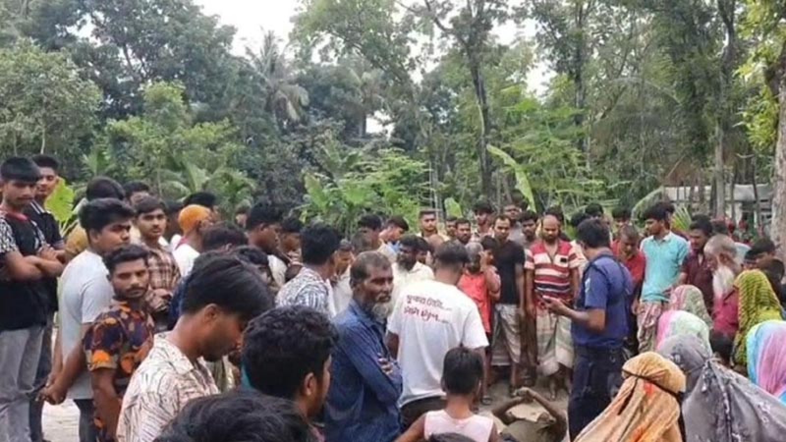 নাটোরে পুকুর থেকে রিকশাচালকের বস্তাবন্দী মরদেহ উদ্ধার