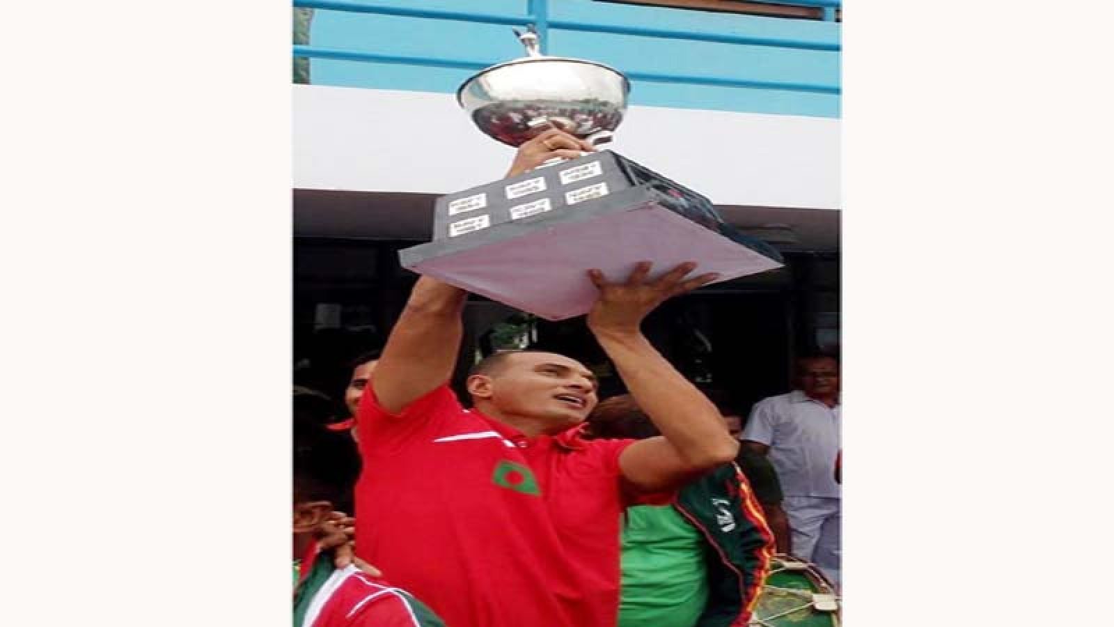 সাঁতারু প্রশিক্ষক আতিকের ঝুলিতে ৩৩০টি  জাতীয়-আন্তর্জাতিক পদক