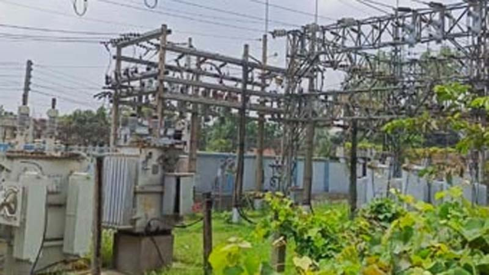 চাহিদা অনুযায়ী বিদ্যুৎ না পাওয়ার অভিযোগ