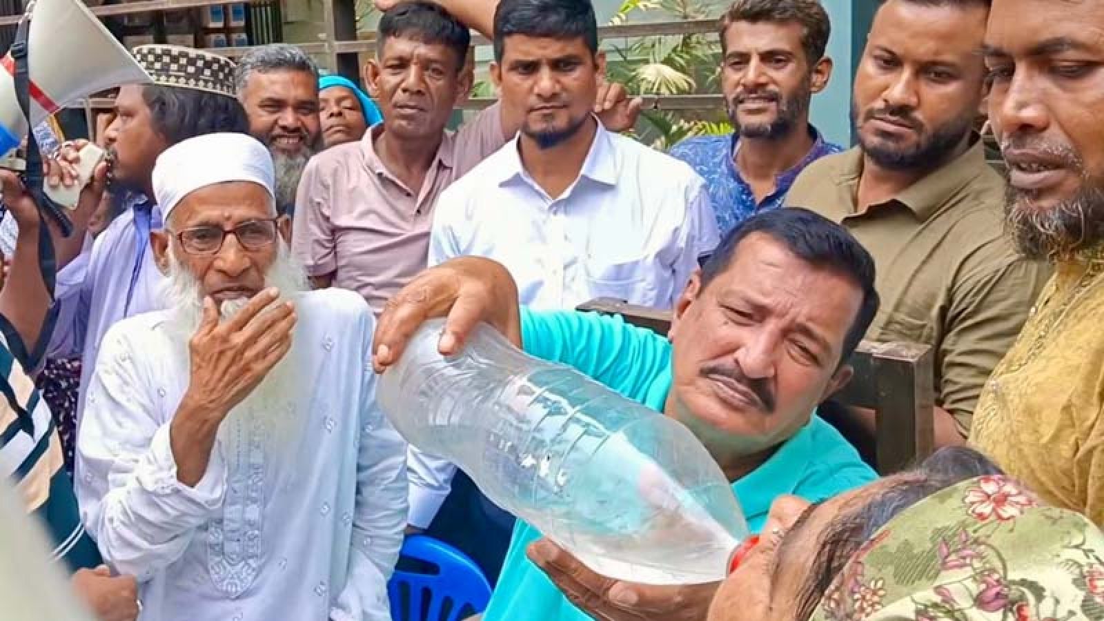 “মাত্র চার ঘণ্টার নোটিশে উচ্ছেদ অন্যায়”ভূমিহীনদের খাসজমি দেওয়ার আশ্বাস