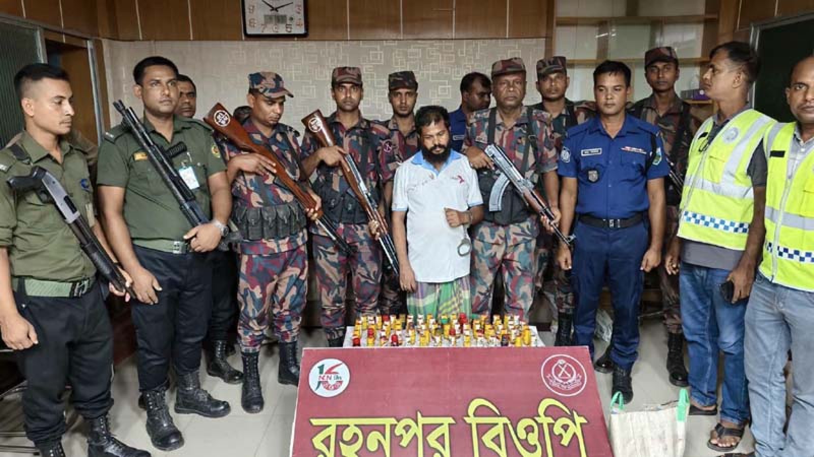 গোমস্তাপুরে যৌন উত্তেজক সিরাপ উদ্ধার, যুবকের কারাদণ্ড