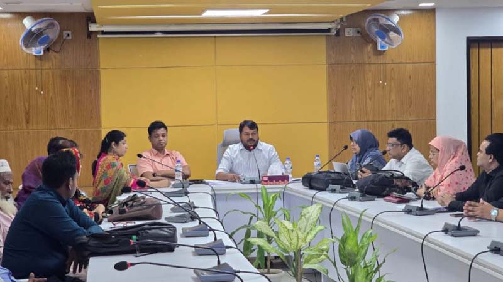 রাসিকের স্বাস্থ্য বিভাগের সুপারভাইজারদের সাথে মতবিনিময়